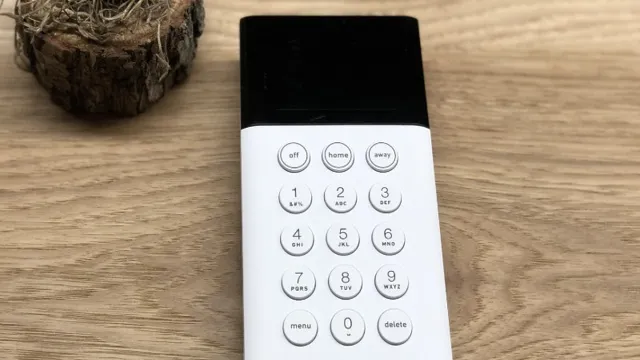 how to change batteries in simplisafe keypad