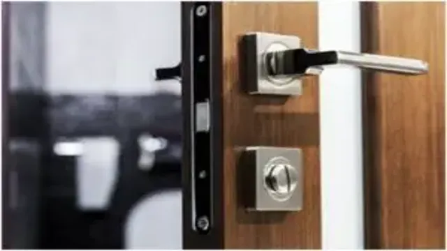 how to lock yale lock from outside